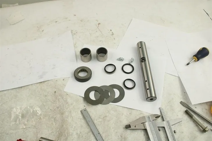 Forklift Parts Rear 24454-32232 King Pin Kit RH For TCM2-3T-7/V suppliers